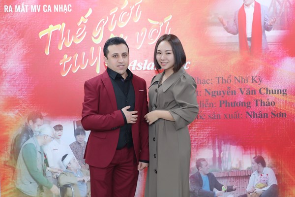 Ca sĩ Aslan Đức tái hiện khung cảnh Tết Việt  qua  MV “Thế giới tuyệt vời” - Anh 3