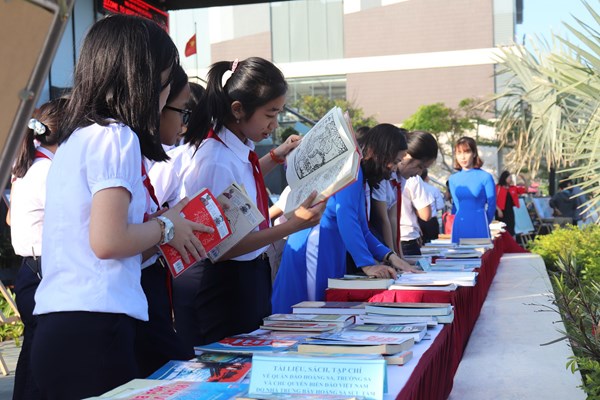 Xây dựng thư viện Hoàng Sa: Không bao giờ quên biển đảo của Tổ quốc - Anh 2