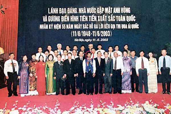 Anh hùng Lao động dưới chân núi Lang Biang - Anh 1