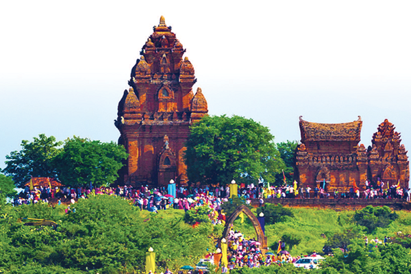 Dấu chân trên “sa mạc” - Anh 2