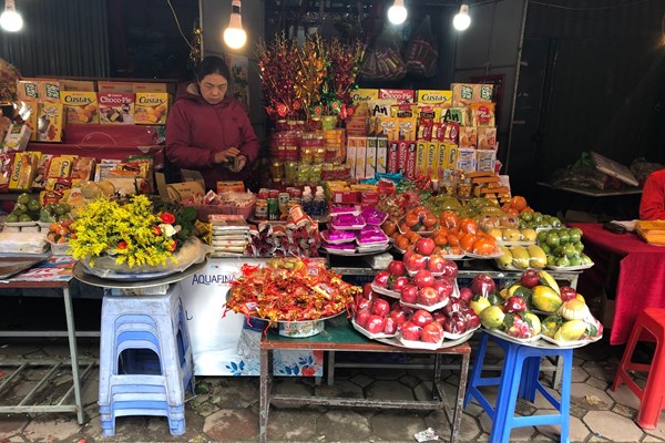 Hà Nội: Dòng người đi lễ chùa trong sáng mùng 2 Tết - Anh 2