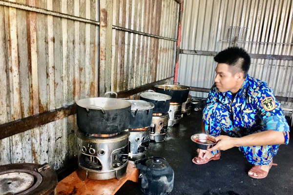 Trường Sa không xa (Bài 3): Ngày Tết với thời khắc thiêng liêng ở đảo - Anh 3