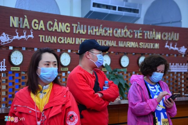Thủ tướng Chính phủ: Tạm thời không đưa/đón du khách đến/từ vùng có dịch - Anh 2