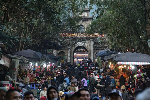 Khai hội chùa Hương 2020: Nghiêm cấm hành vi mê tín dị đoan, chèo kéo khách - Anh 5