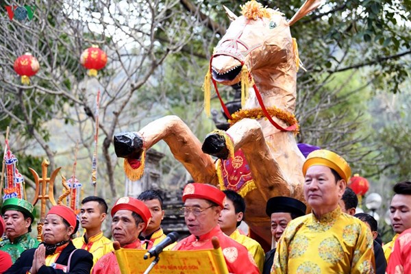 Không để xảy ra hình ảnh phản cảm trong mùa lễ hội - Anh 4