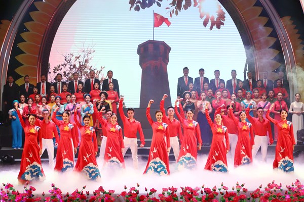 Hát về Đảng, Bác Hồ và mùa Xuân bằng nguồn cảm hứng bất tận - Anh 4