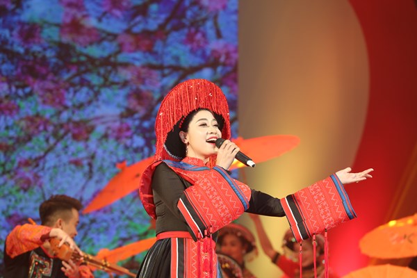 Dàn nghệ sĩ nổi tiếng biểu diễn trong “Với Đảng vẹn tròn tin yêu” - Anh 4