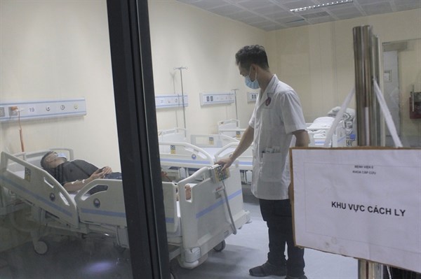 Cách ly tuyệt đối trường hợp đến từ hoặc đi qua vùng dịch nhập cảnh vào Việt Nam - Anh 1