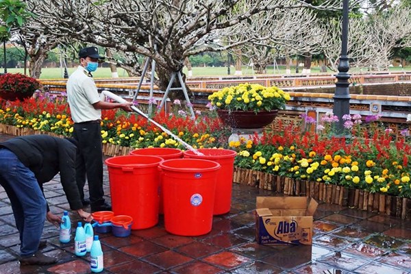 Thừa Thiên Huế: Tăng cường phòng chống dịch nCoV tại các điểm di tích - Anh 1