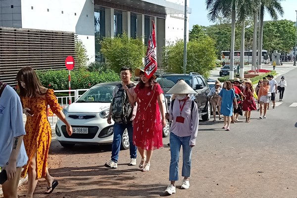 Đà Nẵng: Lượng du khách lưu trú giảm mạnh - Anh 1