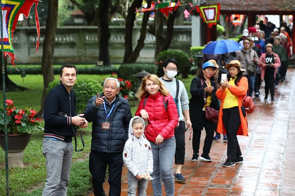 Du khách an tâm khi đến tham quan các di tích - Anh 1