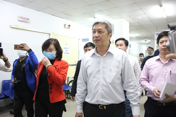 Virus corona không lây lan qua bụi khí - Anh 1