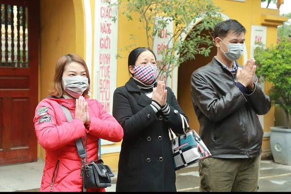 Thượng tọa Thích Đức Thiện, Phó Chủ tịch, Tổng thư ký Hội đồng Trị sự GHPGVN: Đeo khẩu trang khi hành lễ không thể hiện bất kính - Anh 2