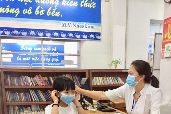 Bạn đọc đừng e ngại, hãy đến thư viện để tra cứu, học tập - Anh 2