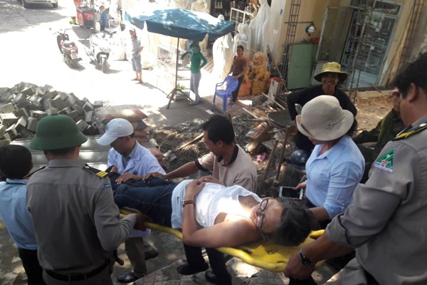 Chuyện cứu nạn du khách trên “đỉnh trời” - Anh 1