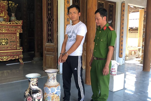 TT Huế: Kẻ chuyên trộm cổ vật tại di tích sa lưới - Anh 1
