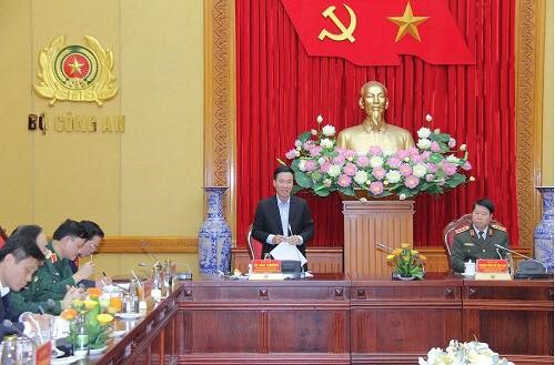 Đấu tranh, phản bác quan điểm sai trái, thù địch trong tình hình mới - Anh 1