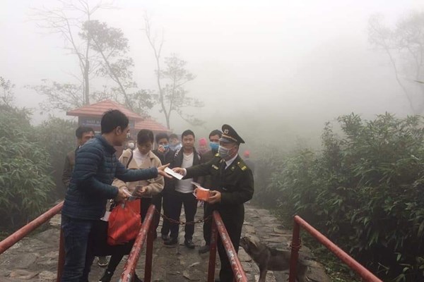 Khu di tích Yên Tử: Tích cực phòng, chống dịch Covid-19, đảm bảo an toàn cho du khách - Anh 5