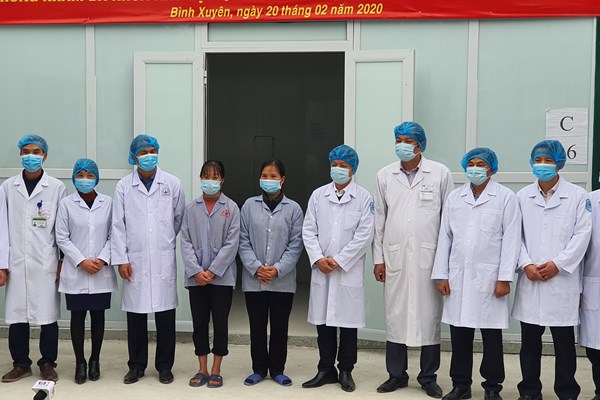 Bé ba tháng tuổi xuất viện:  “Mẹ con tôi xin được cảm ơn các bác sĩ rất nhiều” - Anh 2