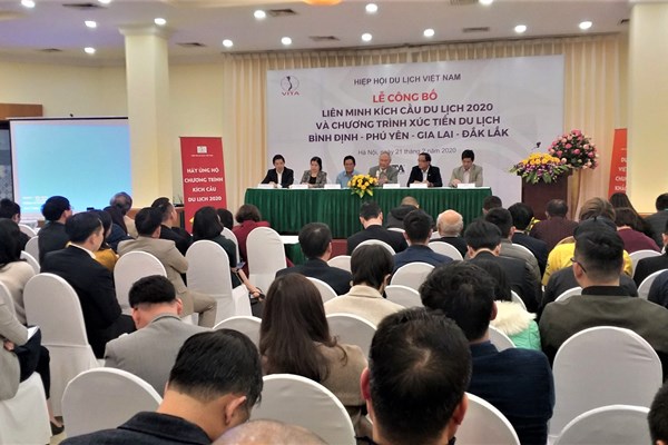 Việt Nam- Điểm đến an toàn: Chủ động ứng phó, tạo đà phát triển - Anh 1