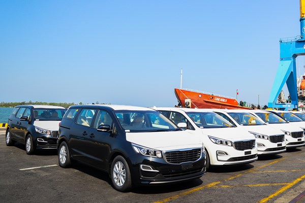 THACO xuất khẩu 40 xe du lịch Kia Grand Carnival sang Thái Lan - Anh 1
