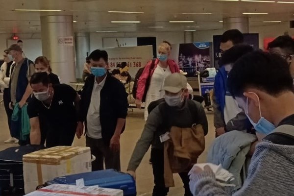 Tối 25.2, khách Hàn Quốc tại Đà Nẵng sẽ được đưa về nước - Anh 1