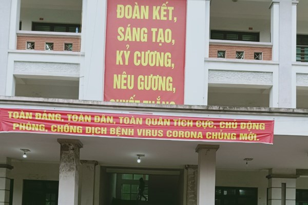Chuyện chưa biết về đội cơ động  mặc áo blouse - Anh 1