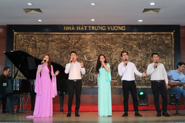Nhà hát Trưng Vương (Đà Nẵng): Tuyên truyền phòng, chống dịch bệnh Covid-19 qua chương trình nghệ thuật - Anh 1