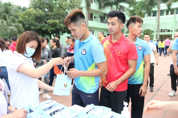 Trung tâm HLTTQG Hà Nội tập huấn phòng, chống dịch bệnh Covid - 19 - Anh 2