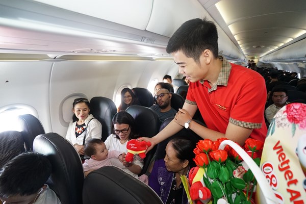 8.3 cho một nửa xinh đẹp của thế giới, Vietjet giảm 83% giá vé - Anh 3