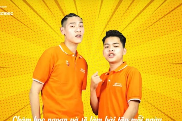 Sinh viên hứa học hành chăm chỉ khi trở lại trường học - Anh 1