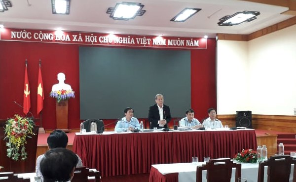 Cách ly 12 du khách cùng chuyến bay với nữ bệnh nhân nhiễm Covid-19 - Anh 1