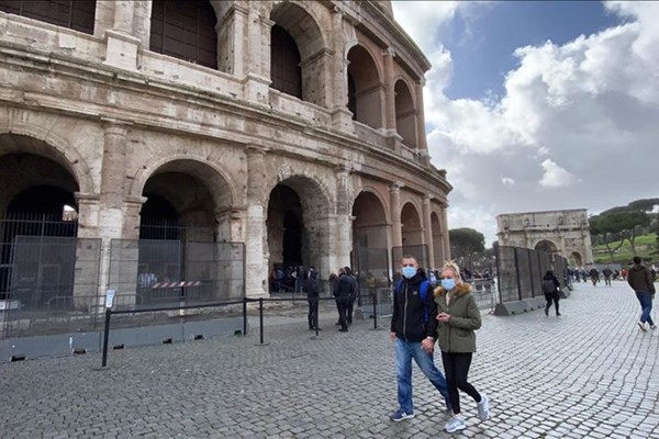 Italia tăng hơn 1.200 ca nhiễm Covid - 19 trong 1 ngày - Anh 1