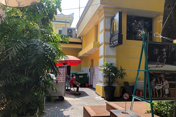 “Đỏ mắt