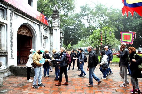 Đảm bảo an toàn cho du khách, nhiều di tích ở Hà Nội tạm dừng đón khách - Anh 2