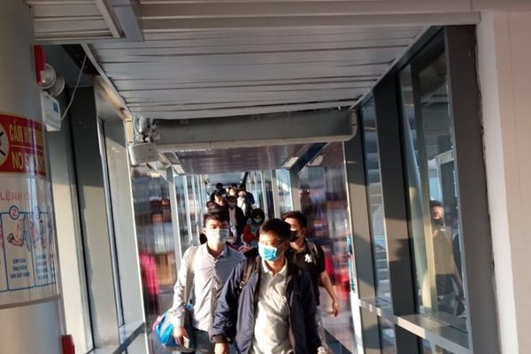 Đà Nẵng: Những trường hợp tiếp xúc gần với 2 khách người Anh đều âm tính với Covid-19 - Anh 1