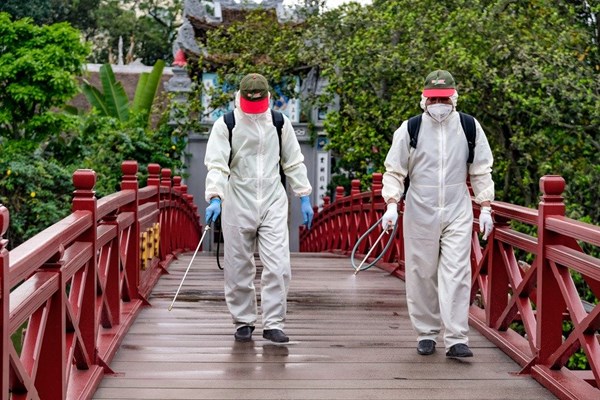 Hà Nội: Quán bar, vũ trường tạm dừng hoạt động; di tích, danh thắng dừng đón khách - Anh 3