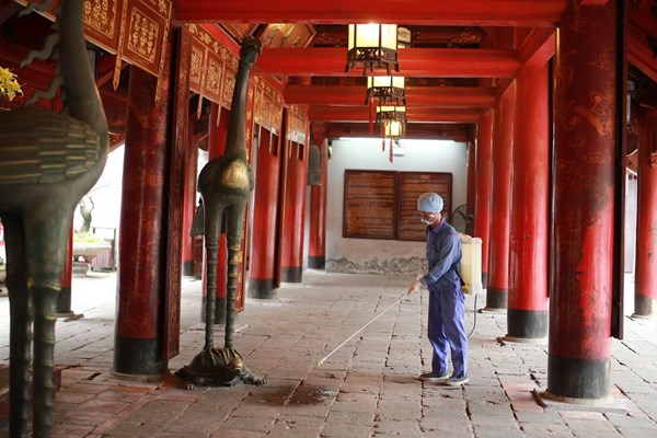 Hà Nội: Quán bar, vũ trường tạm dừng hoạt động; di tích, danh thắng dừng đón khách - Anh 4