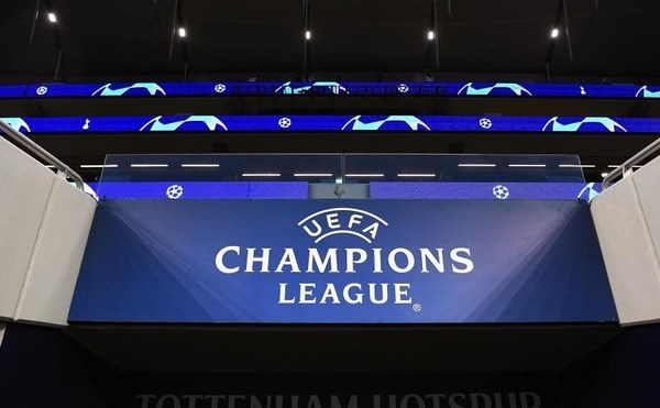 Covid-19 đã khiến bóng đá châu Âu phải “bật đèn đỏ” - Anh 1