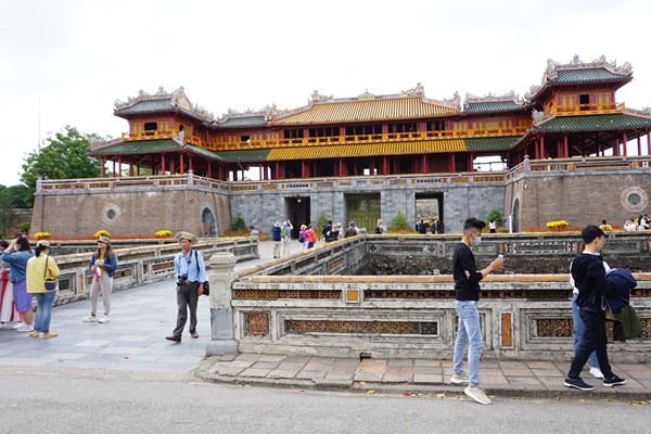 Các điểm tham quan TP Huế tạm dừng đón khách - Anh 1