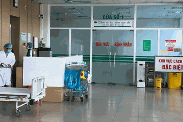 Bệnh nhân người Anh mắc Covid-19 diễn biến nặng - Anh 1
