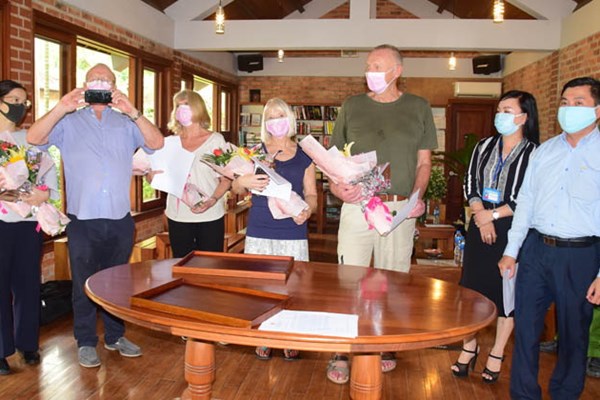 Chủ tịch TT Huế và TP.HCM gửi tâm thư đến du khách quốc tế - Anh 1