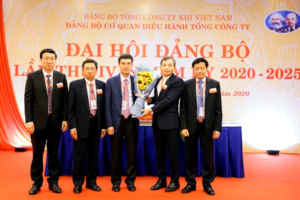 Đảng bộ Cơ quan Điều hành Tổng công ty là Tổ chức đảng trực thuộc Đảng bộ Tổng công ty Khí Việt Nam : Hoàn thành xuất sắc nhiệm vụ - Anh 5