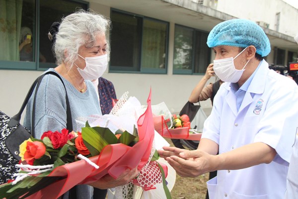 HUẾ: Thêm 7 du khách quốc tế hoàn thành cách ly y tế - Anh 1