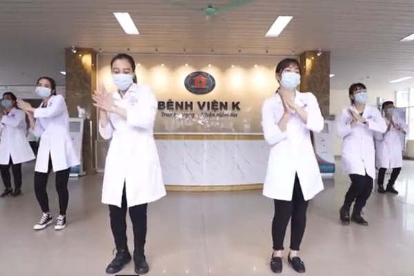 Y, bác sĩ lan tỏa thông điệp “Chung sức, vững tâm vượt qua đại dịch” - Anh 1