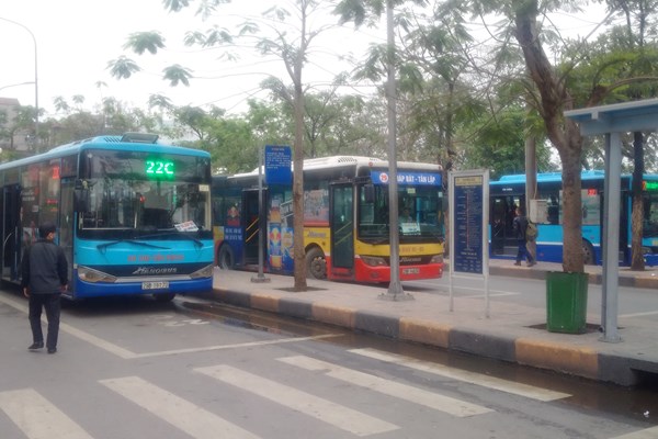 Hà Nội đề xuất mở bến xe sau 0 giờ: Khách giảm sao lại tăng? - Anh 1