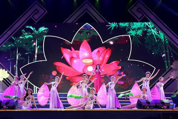 Nghệ An tổ chức nhiều hoạt động ý nghĩa - Anh 1