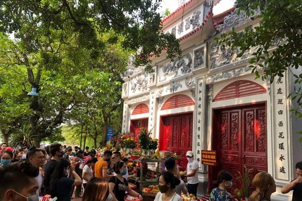 Không tập trung đông người tại các cơ sở tôn giáo, tín ngưỡng - Anh 1