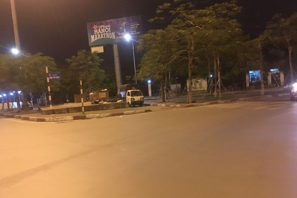 Hà Nội đêm đầu tiên thực hiện Chỉ thị 15 của Thủ tướng Chính phủ - Anh 1