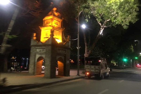 Hà Nội đêm đầu tiên thực hiện Chỉ thị 15 của Thủ tướng Chính phủ - Anh 6